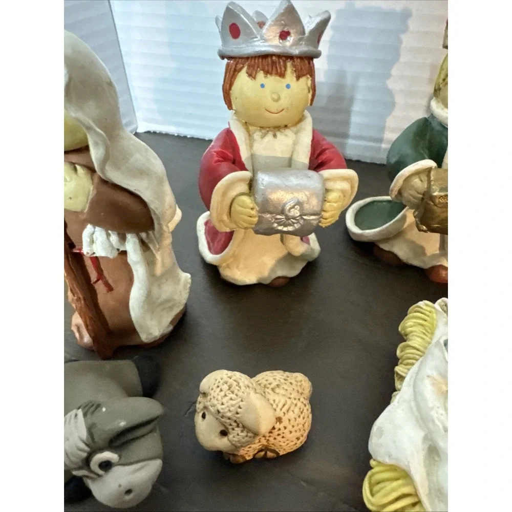 Vintage Porcelain Nativity Set Christmas 11 Piece Resin